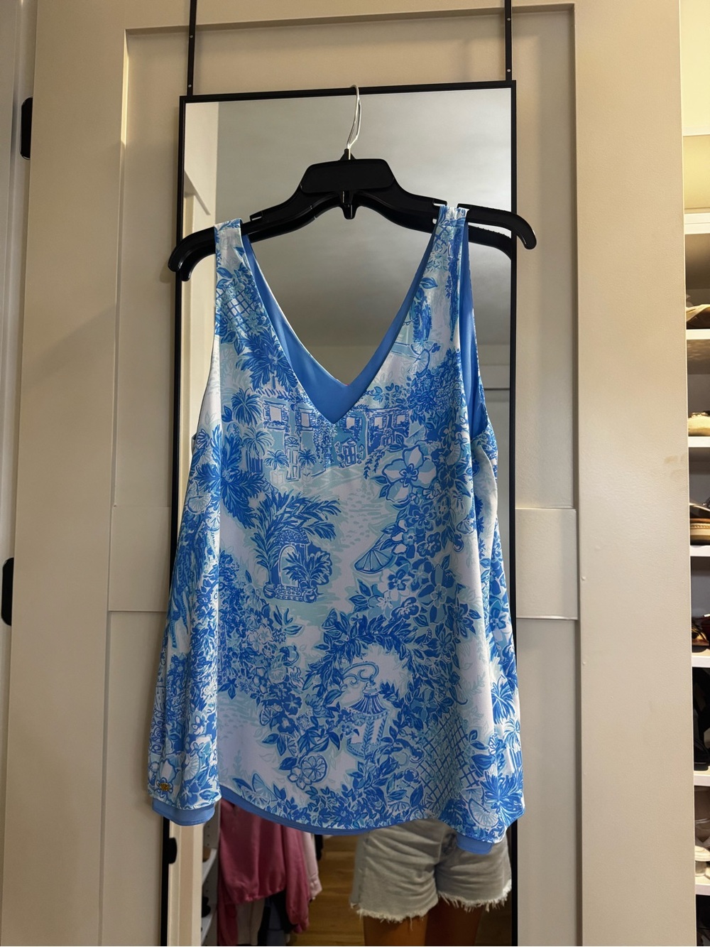 Lilly Pulitzer Blue & White Floral V-Neck Tank
